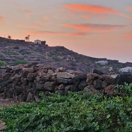 Dammusi Futura Дом отдыха Bugeber